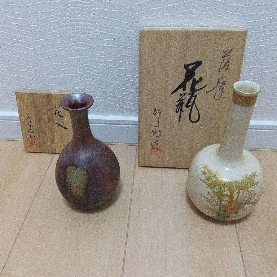 薩摩焼　花瓶　乾二郎 Amazon.co.jp: 1 薩摩焼 幹二朗窯 花瓶 荒木幹二郎 白薩摩